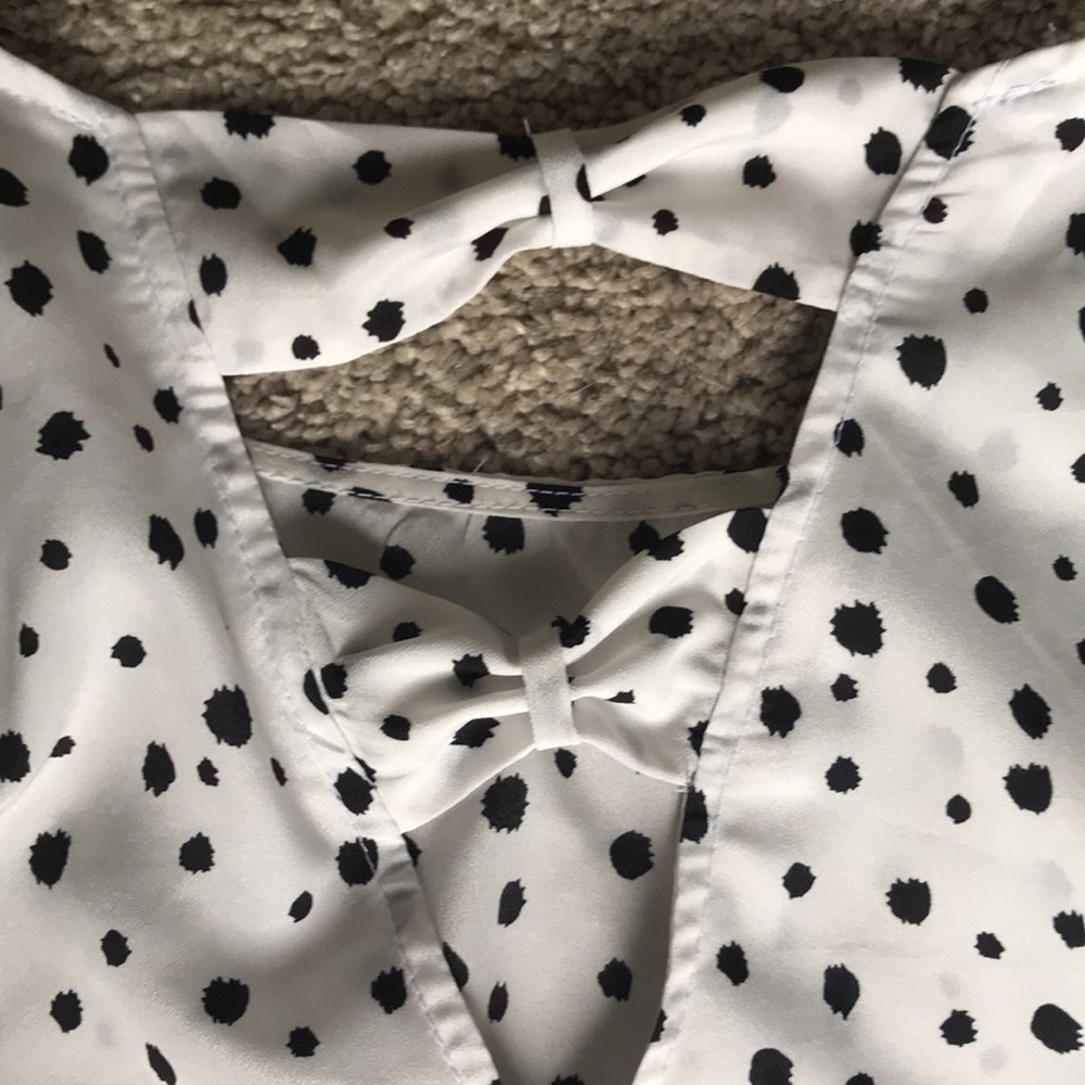 Black and white spotted blouse with bell sleeves - Picture 5 of 6